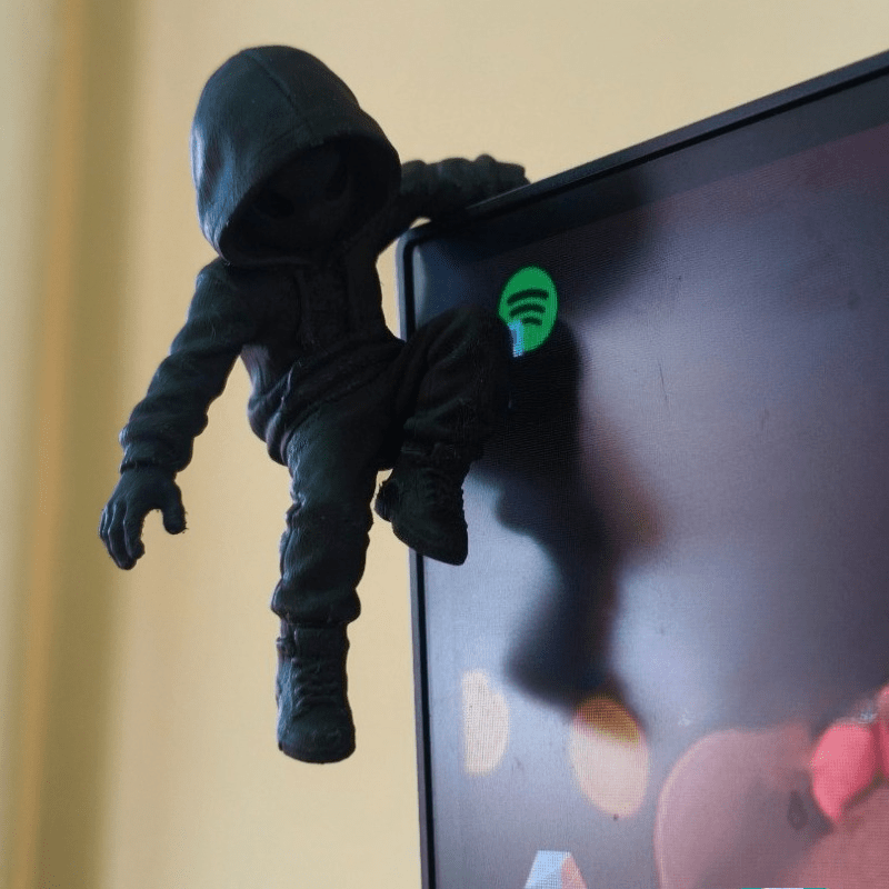 Gaming Accessories Bedroom - Tırmanan Kapüşonlu Uzaylı Mini Heykeli 3D